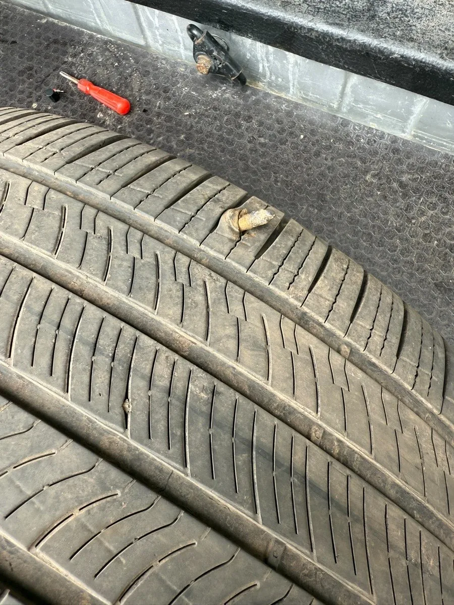 A vehicle receiving mobile tyre work